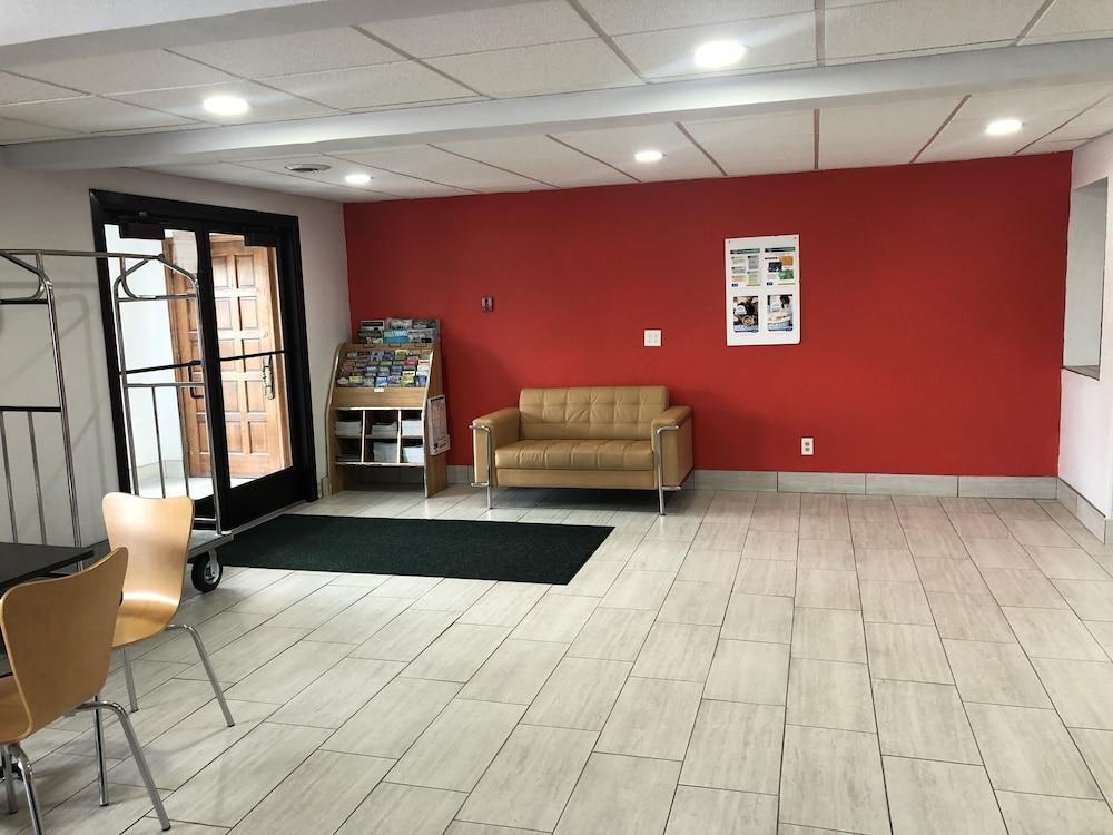Super 8 By Wyndham Plover Stevens Point Area Εξωτερικό φωτογραφία