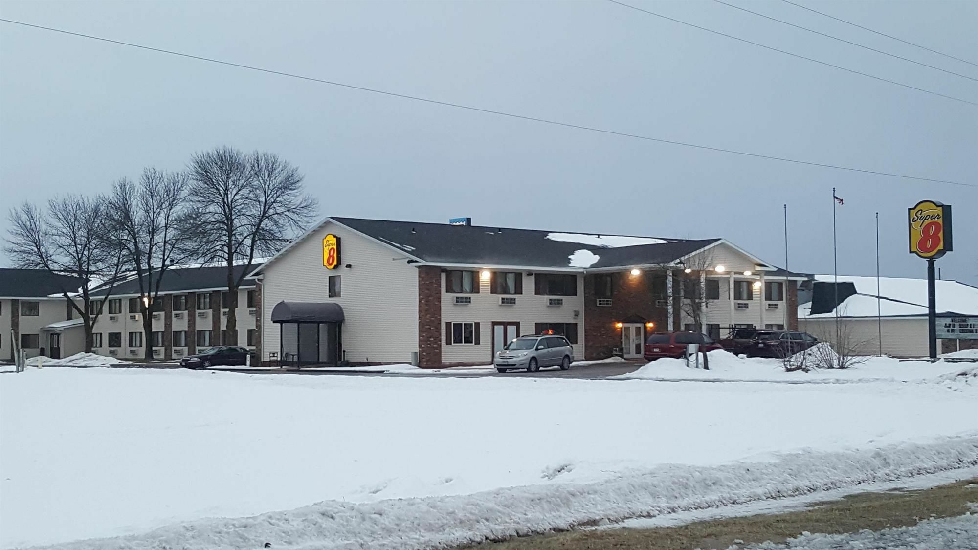 Super 8 By Wyndham Plover Stevens Point Area Εξωτερικό φωτογραφία