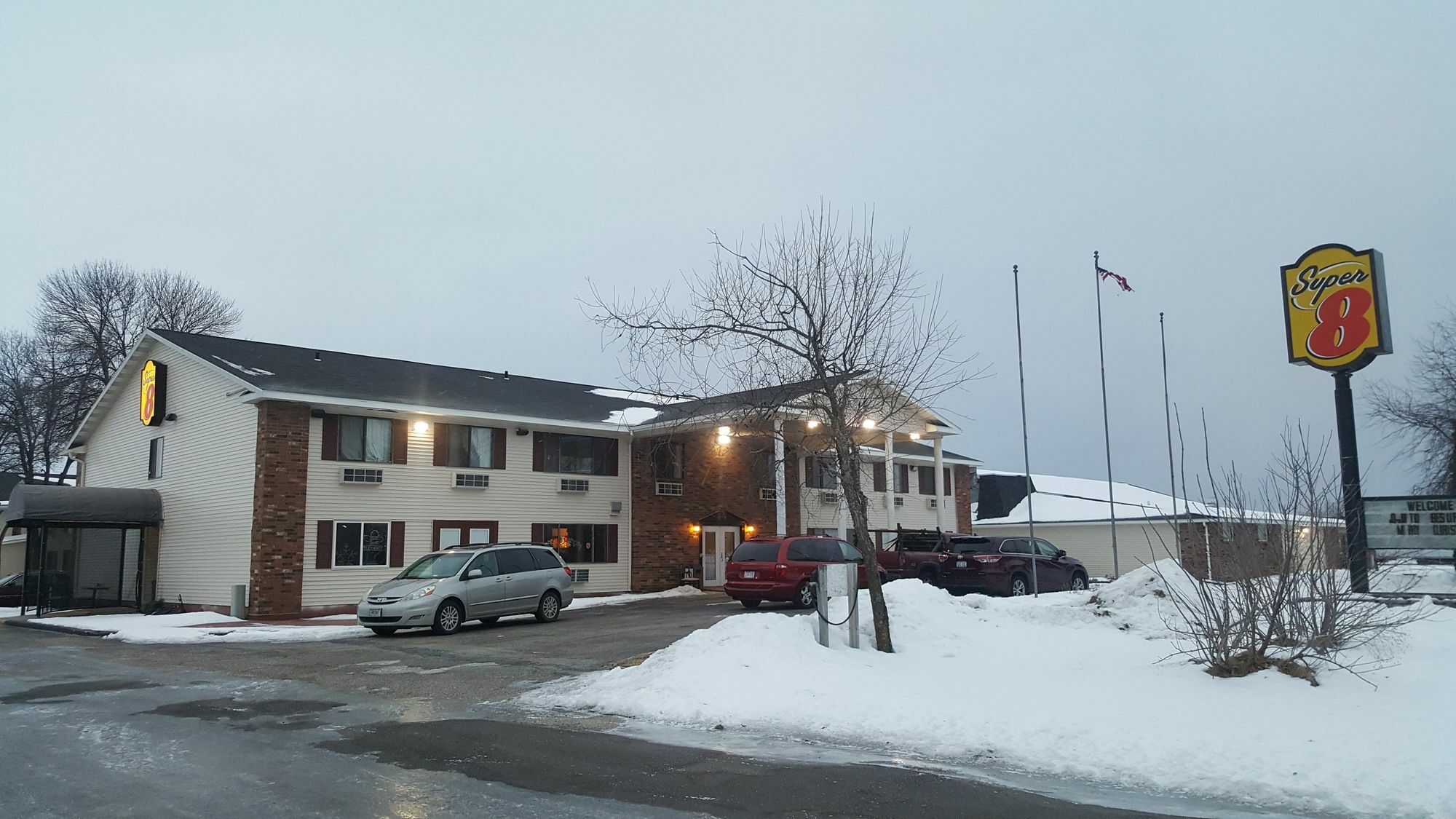 Super 8 By Wyndham Plover Stevens Point Area Εξωτερικό φωτογραφία